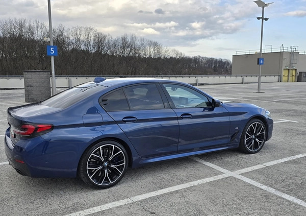 BMW Seria 5 cena 220000 przebieg: 112000, rok produkcji 2020 z Kraków małe 67
